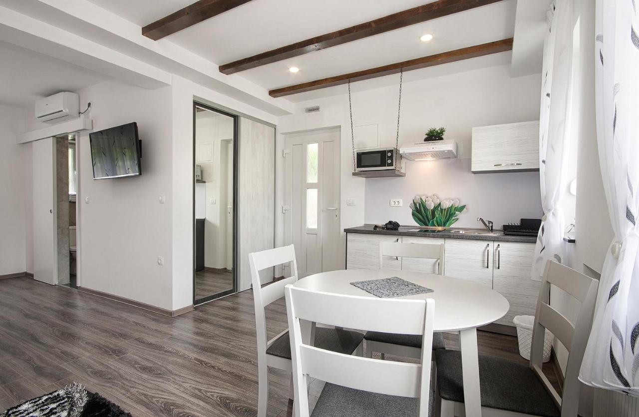 Kaya Apartment *